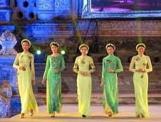 ÁO DÀI---THƠ ĐÀO TRƯỜNG SAN
